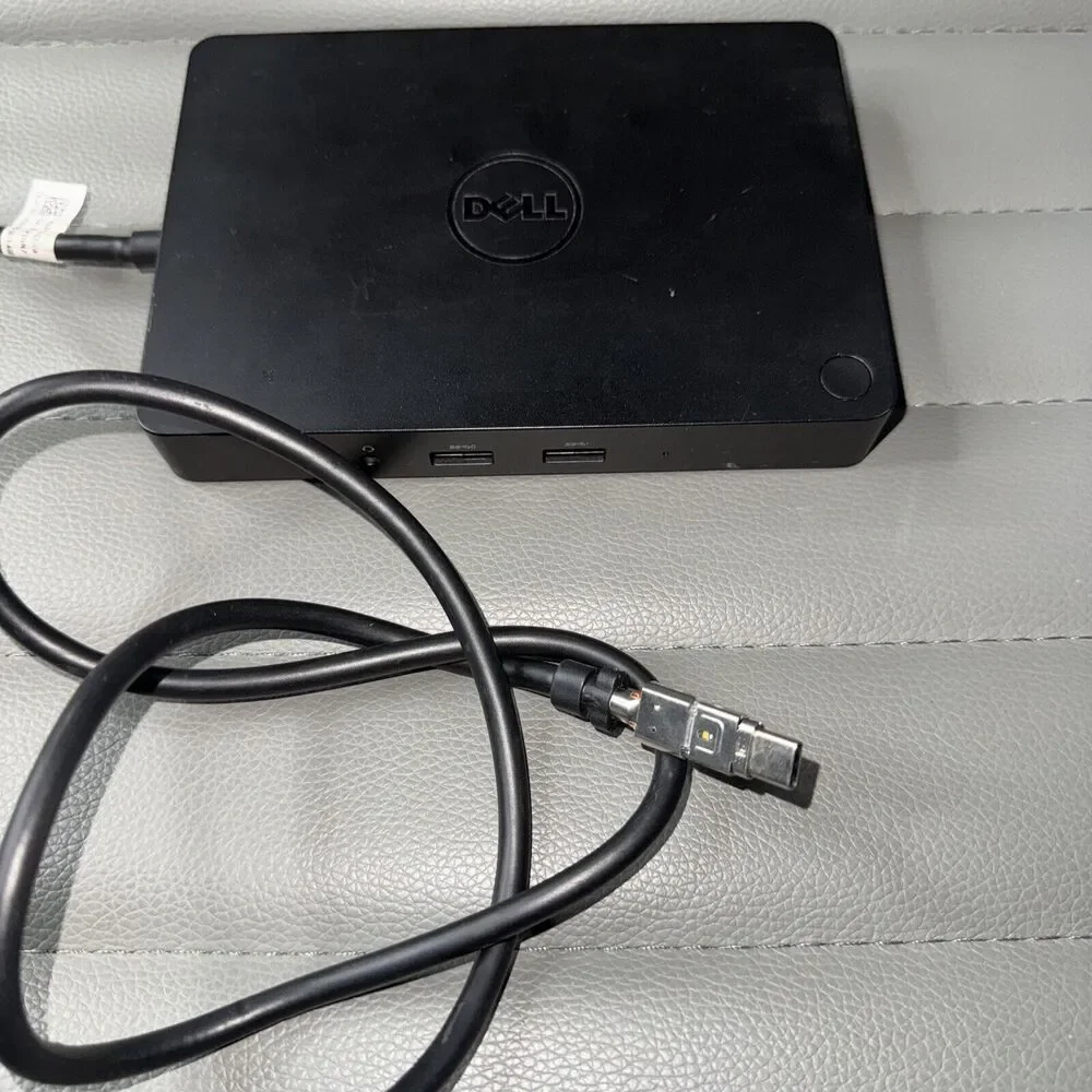 Dell Dock WD15 USB-C Wit Power Adapter Included